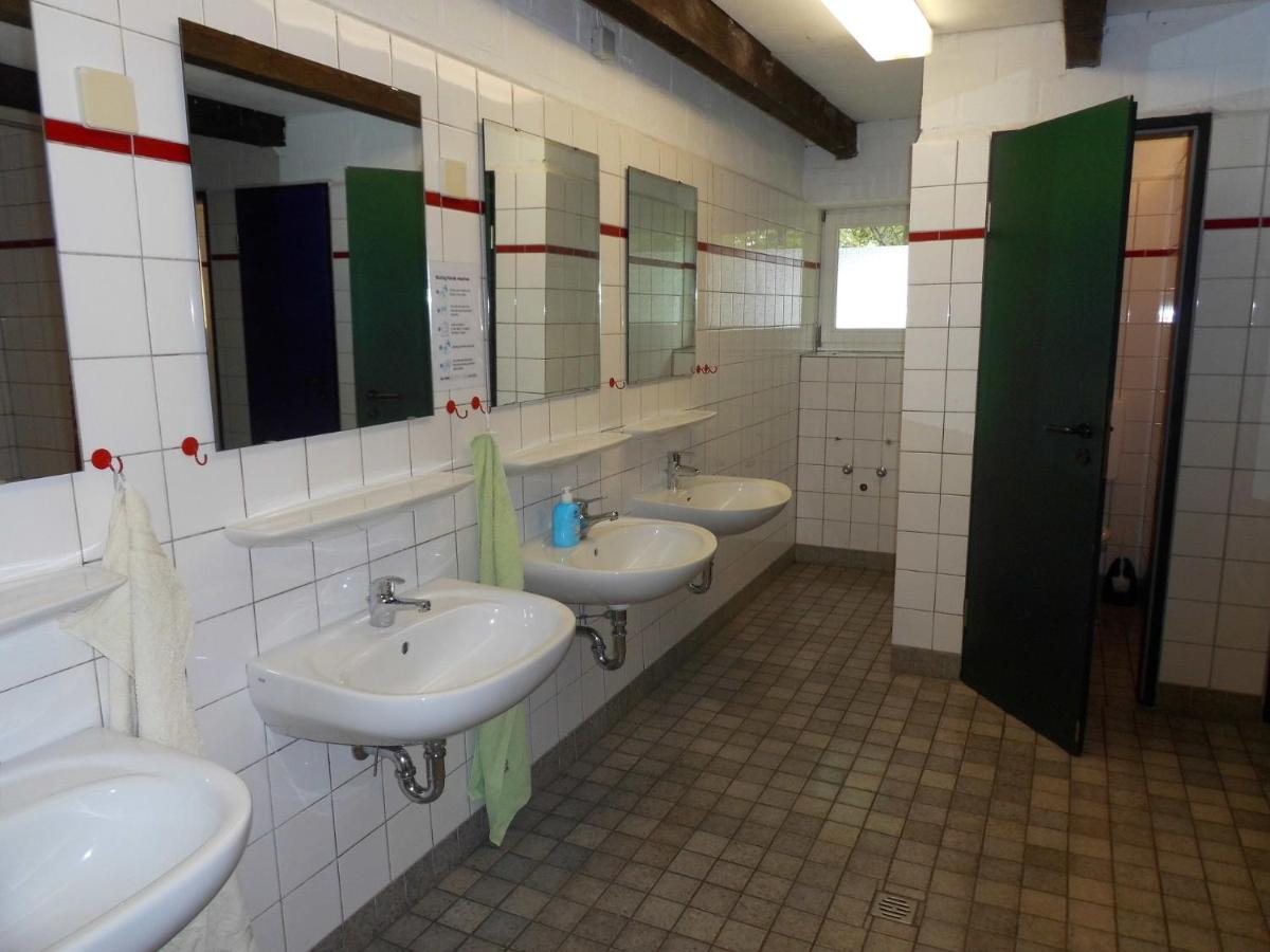 Das Haus Mit Der Roten Telefonzelle Apen Exteriör bild