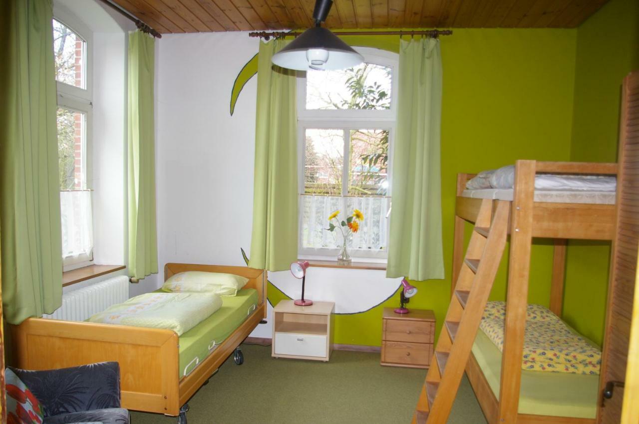 Das Haus Mit Der Roten Telefonzelle Apen Exteriör bild
