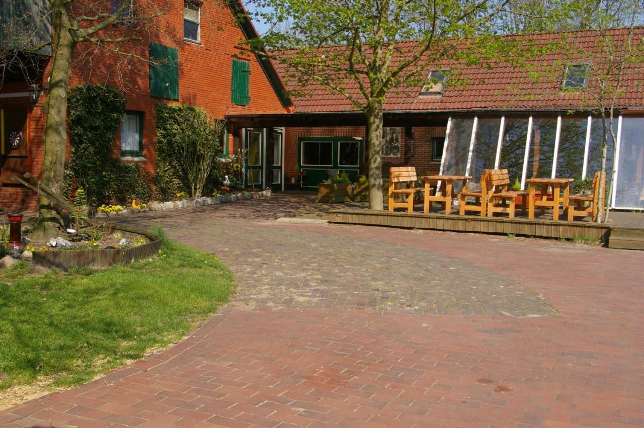 Das Haus Mit Der Roten Telefonzelle Apen Exteriör bild
